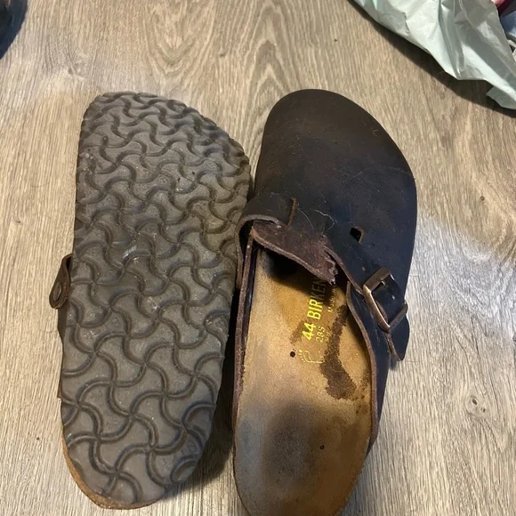 Like new Boston Birkenstocks - Picture 3 of 3